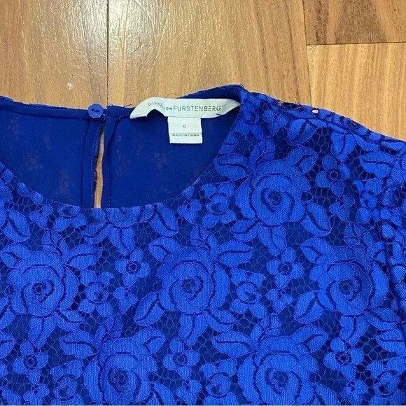 Diane Von Furstenberg Cobalt Blue Lace Top Size 0 EUC - Picture 3 of 13